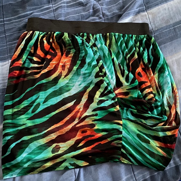 3XL FOREVER 21 TIGER STRIPED PARTY SKIRT - Picture 1 of 2